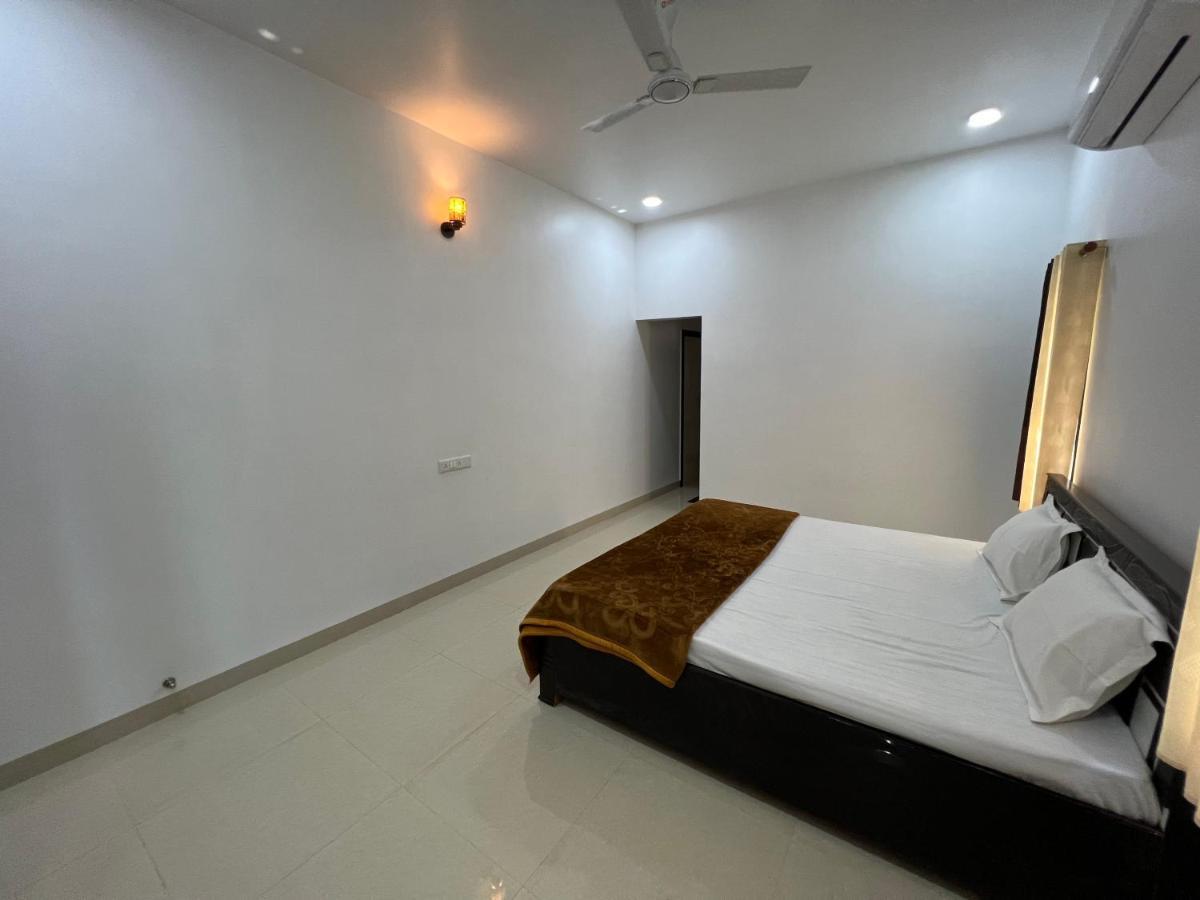 Iira Stays: Ocean Bliss * Alibag